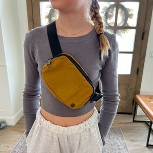Lululemon like new Everywhere Belt bag, Crossbody bag